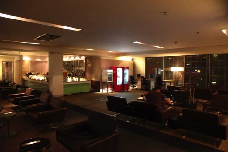 スワンナプーム国際空港 国際線ターミナル3階コンコースA LOUIS' TAVERN CIP FIRST CLASS LOUNGES