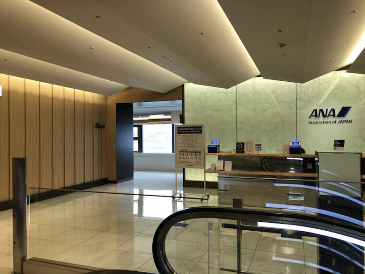 ANA LOUNGE・ANA SUITE LOUNGEのエントランス