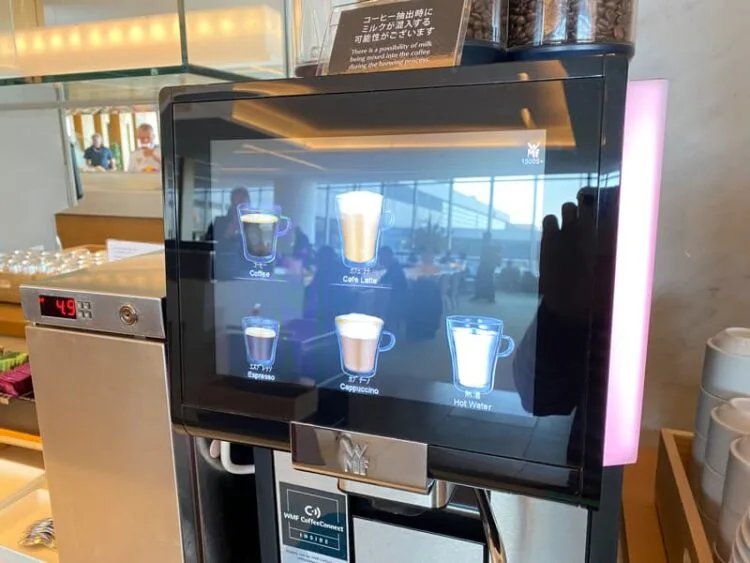 成田空港国際線のサクララウンジ コーヒー系