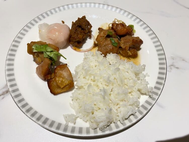 チャンギ国際空港 第2ターミナル シルバークリスラウンジの食事