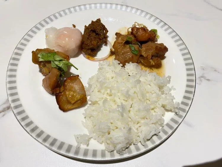チャンギ国際空港 第2ターミナル シルバークリスラウンジの食事