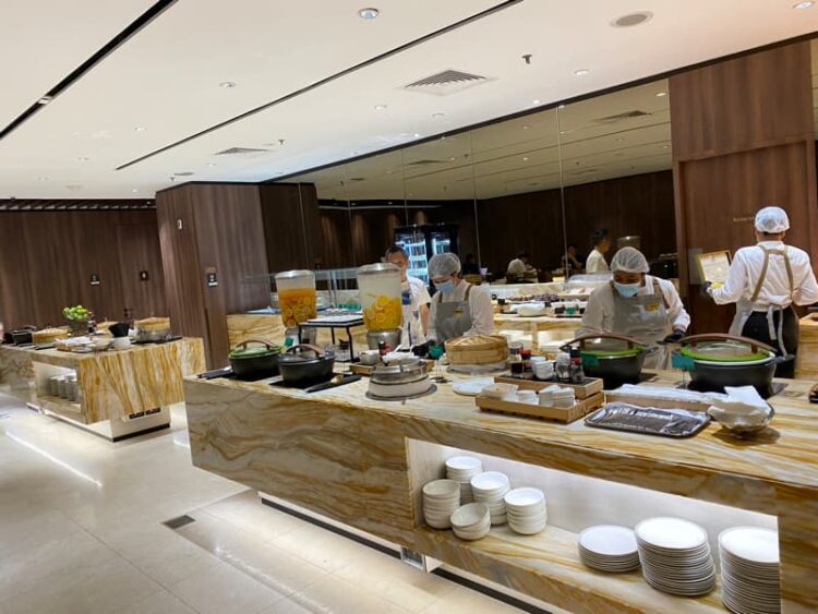 チャンギ国際空港 第2ターミナル シルバークリスラウンジの食事
