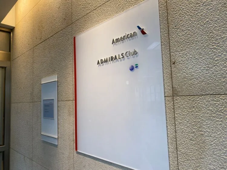 ダラス・フォートワース国際空港 アメリカン航空 Admirals Club ターミナルB