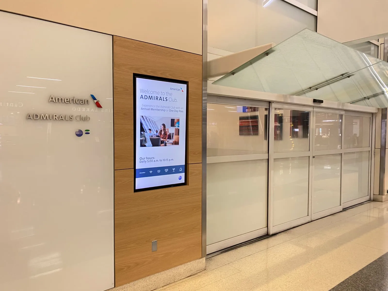 ダラス・フォートワース国際空港 アメリカン航空 Admirals Club ターミナルD