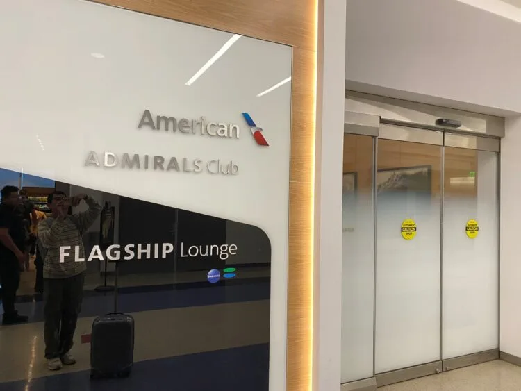 ロサンゼルス国際空港 Admirals Club Lounge
